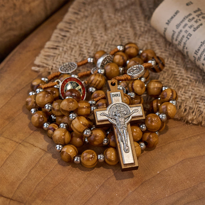 Rosario de madera natural hecho a mano con cruz de San Benito - image 4