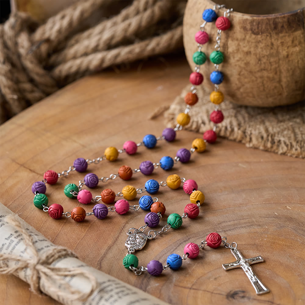 Rosario de cuentas de color rosa con la cruz de Jesús de la Sagrada Familia - image 2