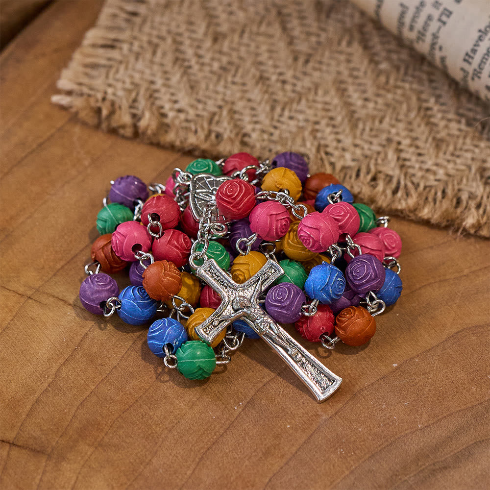 Rosario de cuentas de color rosa con la cruz de Jesús de la Sagrada Familia - image 3