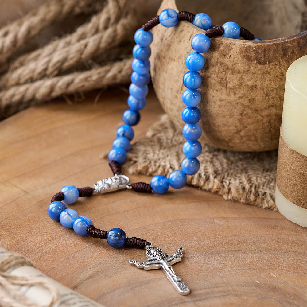 Rosario con crucifijo tejido a mano con cuentas azules - image 3