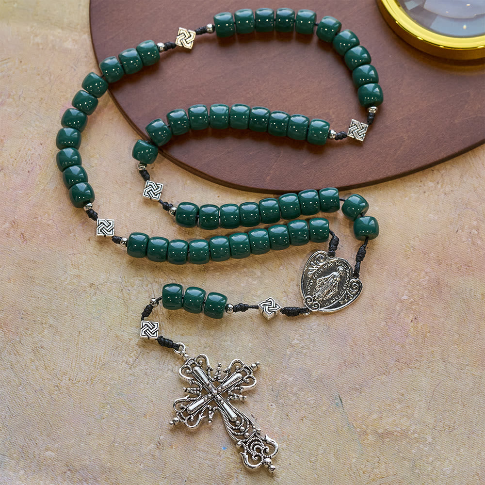 Christianartworkshop Rosario vintage de nudo celta en color verde oliva con crucifijo de plata vintage. - Nudo celta y Nuestra Señora - image 0