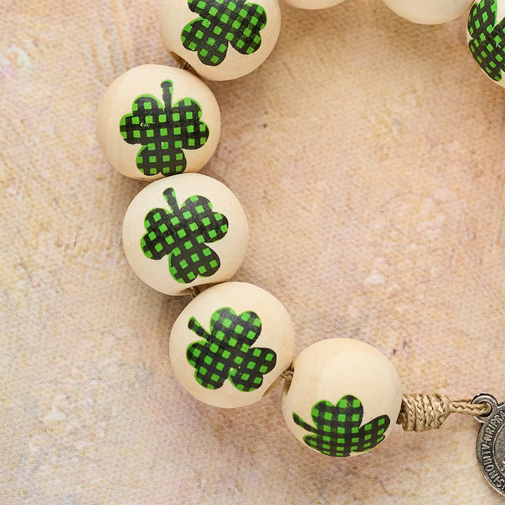 Christianartworkshop Rosario de bolsillo de madera con bendición irlandesa, ideal como regalo para el Día de San Patricio. - image 13