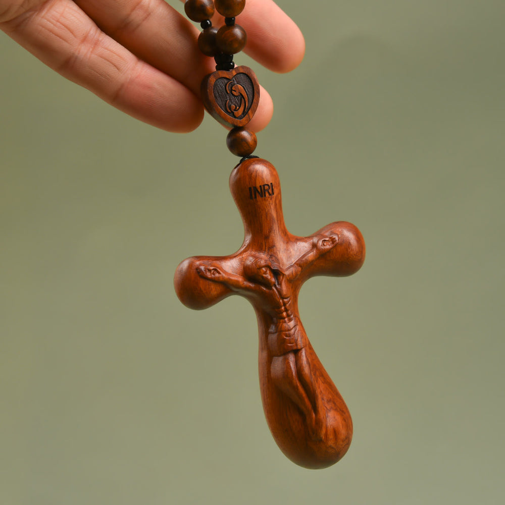 Christianartworkshop Rosario colgante de madera con crucifijo de dos diseños para coche: un símbolo de protección para el viajero. - image 1
