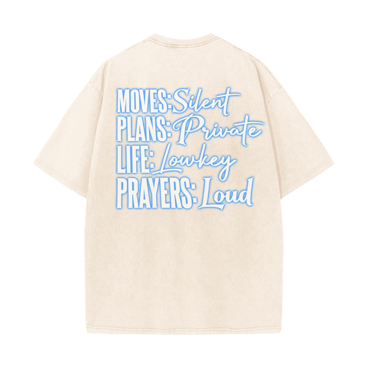 Christianartworkshop Camiseta unisex lavada con diseño de cruz estilizada y letras mixtas "Moves Silent Prayers Loud" - image 2