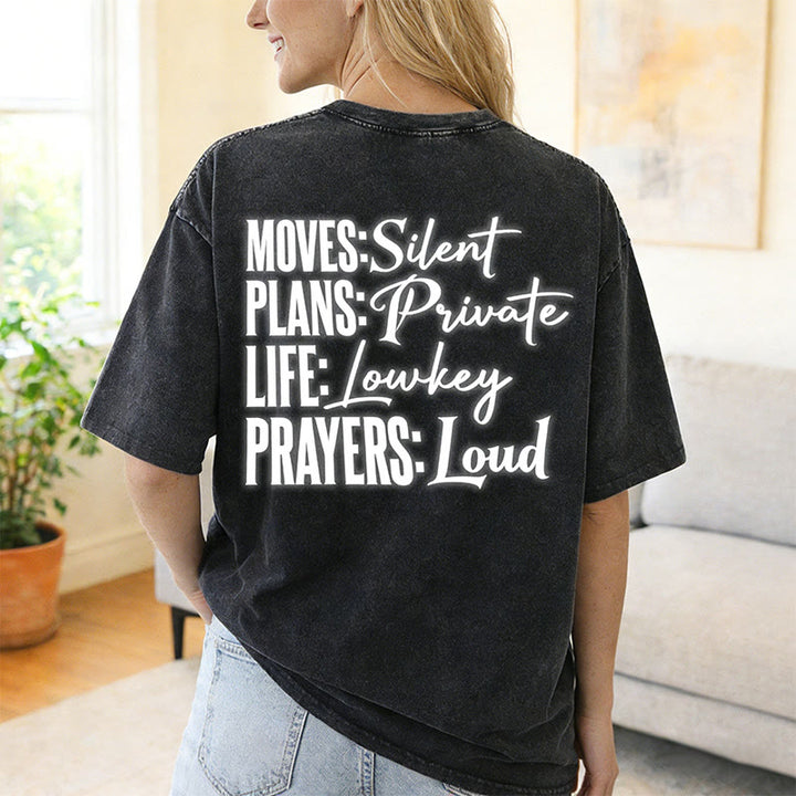 Christianartworkshop Camiseta unisex lavada con diseño de cruz estilizada y letras mixtas "Moves Silent Prayers Loud" - image 21