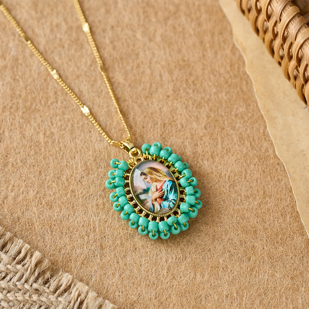 Christianartworkshop Collar con colgante ovalado de cuentas con icono mariano: un símbolo de devoción a la Virgen María. - Verde - image 6