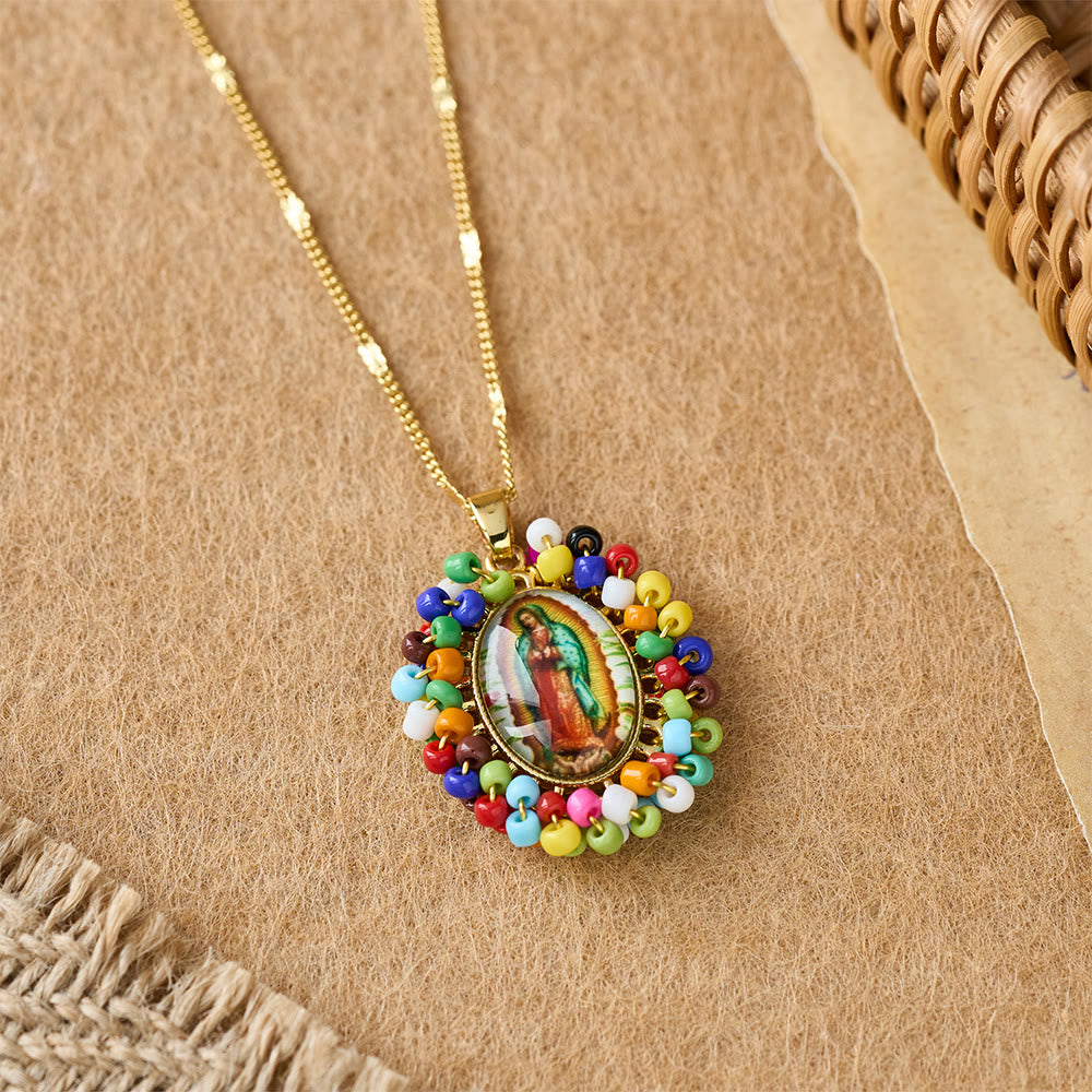 Christianartworkshop Collar con colgante ovalado de cuentas con icono mariano: un símbolo de devoción a la Virgen María. - Multicolor - image 3