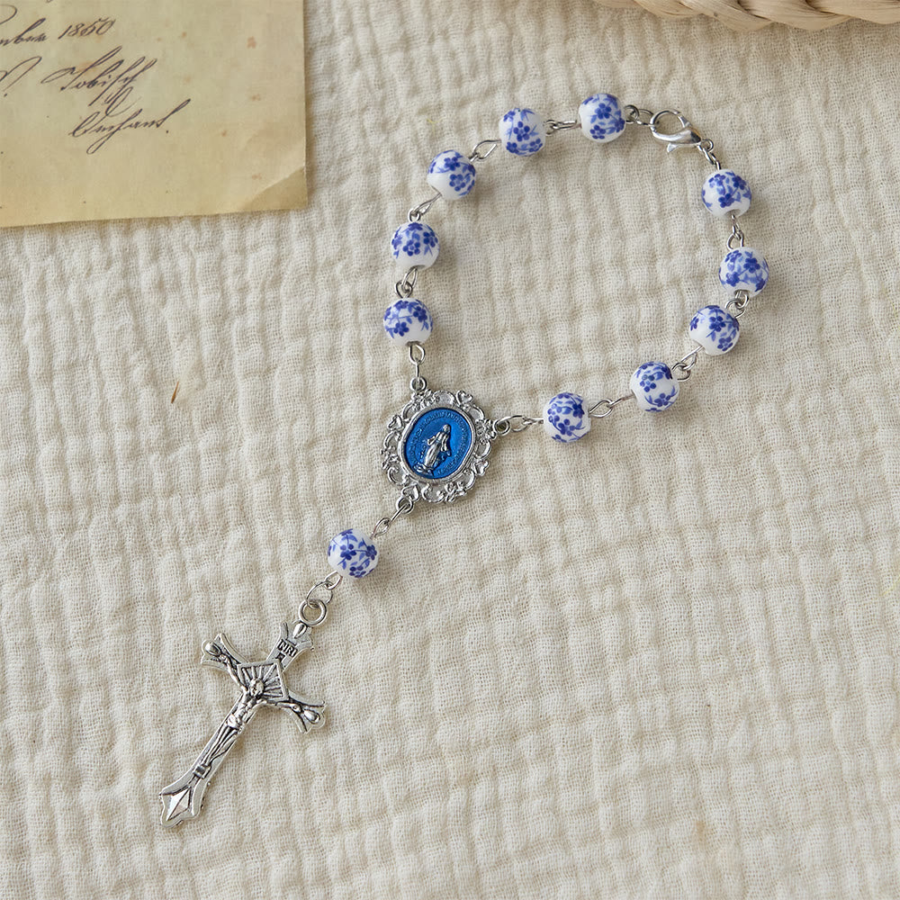 Christianartworkshop Rosario de cerámica con flor azul para automóvil: un símbolo de protección mariana para el coche. - Azul y blanco (con cadena de extensión de 8 cm) - image 0