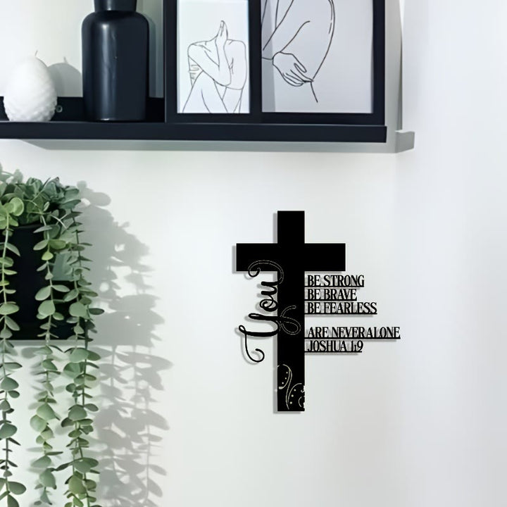 Christianartworkshop Cruz de metal para decoración de pared con Josué 1:9: Un símbolo de fe intrépida - image 2