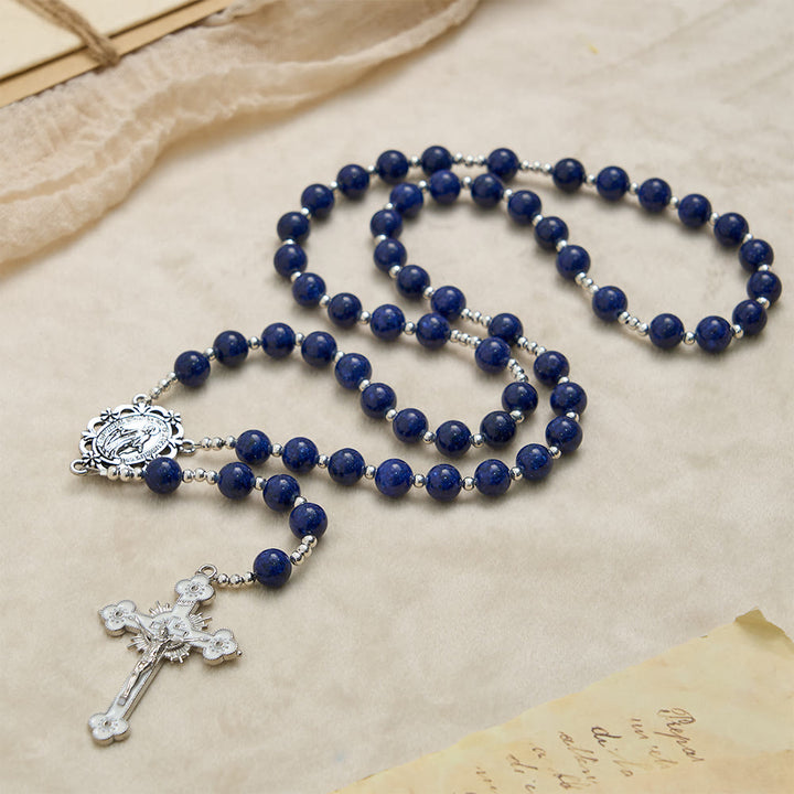 Christianartworkshop Rosario de cuentas de lapislázuli con crucifijo grabado: emblema de la sabiduría divina y la gracia mariana. - image 3
