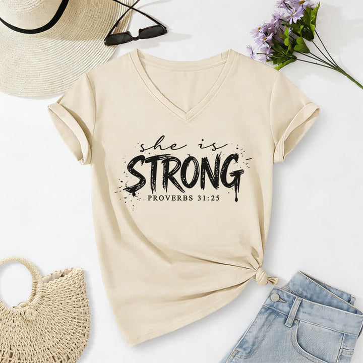 Christianartworkshop Ella es fuerte Proverbios 31:25 Camiseta informal con cuello en V - Beige - 2XL - image 4
