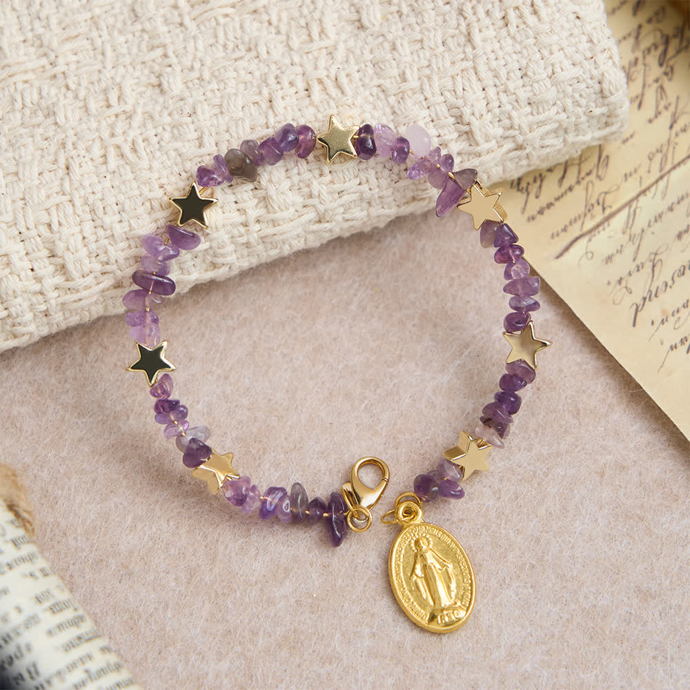 Christianartworkshop Pulsera de rosario con alambre de memoria y fragmentos de amatista natural, con medalla de la Virgen María. - image 4