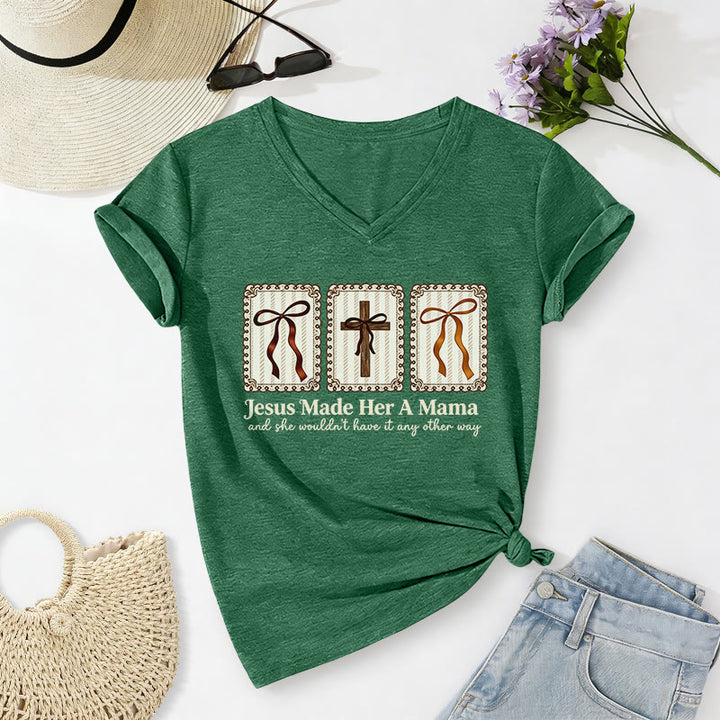 Christianartworkshop Camiseta informal con cuello en V "Jesús la hizo mamá" - Verde oscuro - 2XL - image 14