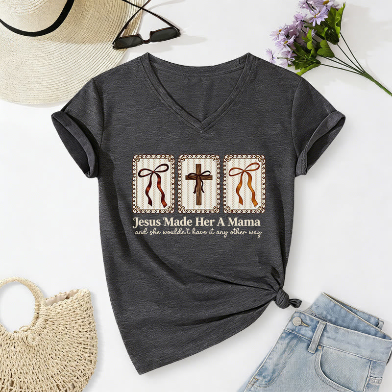 Christianartworkshop Camiseta informal con cuello en V "Jesús la hizo mamá" - Gris oscuro - 2XL - image 20