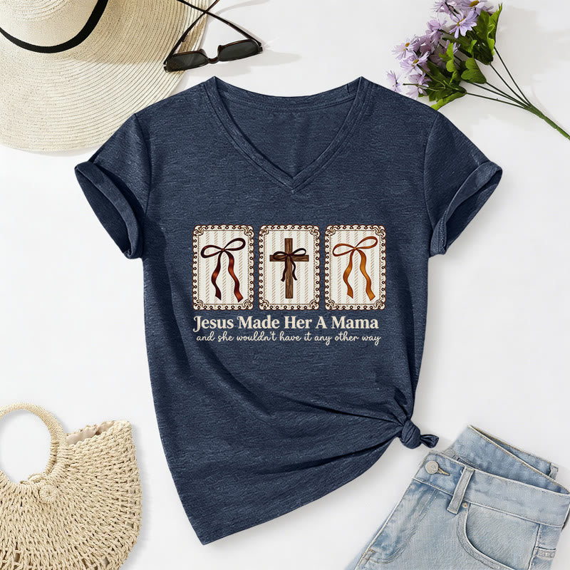 Christianartworkshop Camiseta informal con cuello en V "Jesús la hizo mamá" - Azul marino - 2XL - image 18