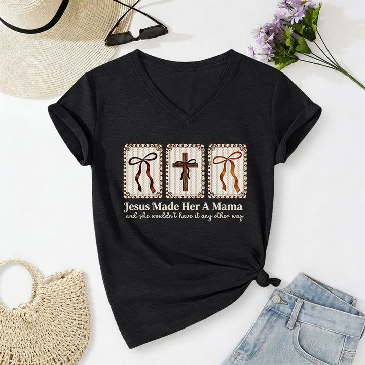 Christianartworkshop Camiseta informal con cuello en V "Jesús la hizo mamá" - Negro - 2XL - image 12