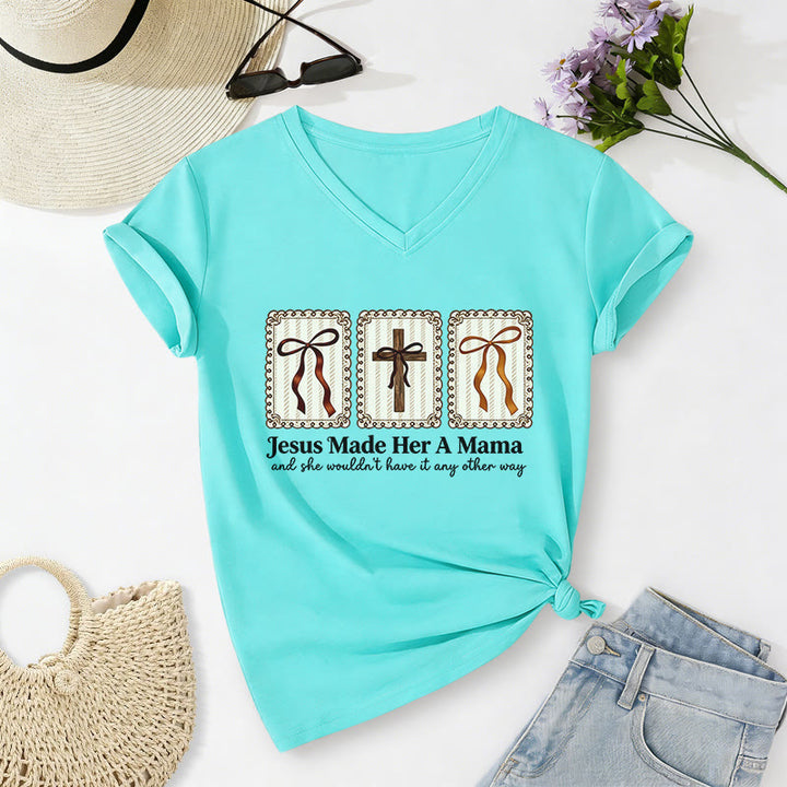 Christianartworkshop Camiseta informal con cuello en V "Jesús la hizo mamá" - Azul cielo - 2XL - image 8
