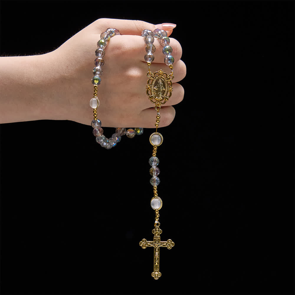 Christianartworkshop Rosario de cuentas facetadas iridiscentes arcoíris con colgante dorado de la Virgen María - image 1