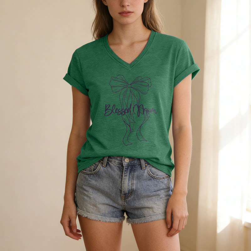 Christianartworkshop Camiseta informal con cuello en V y estampado de lazo "Blessed Mom" - image 17