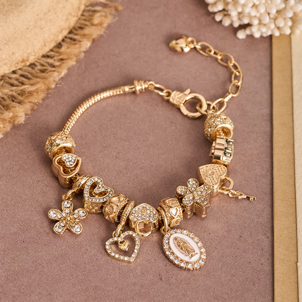 Christianartworkshop Pulsera con dije de María y Corazón: Un símbolo de amor divino y gracia celestial. - image 1