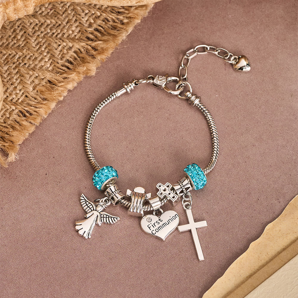 Christianartworkshop Pulsera con dije de ángel y cruz para la Primera Comunión Infantil: un símbolo de fe y bendición divina. - image 3