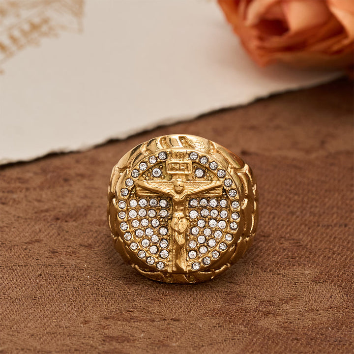 Christianartworkshop Anillo llamativo INRI con crucifijo y circonita: un símbolo de fe redentora inquebrantable. - Dorado - US 13 - image 2