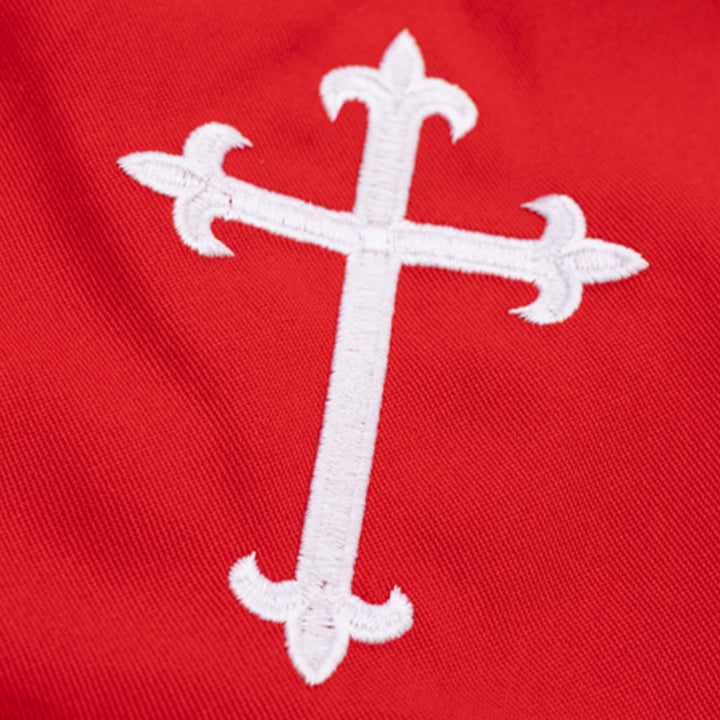 Christianartworkshop Distintiva túnica blanca de clérigo con cuello rojo y emblema de cruz. - image 13