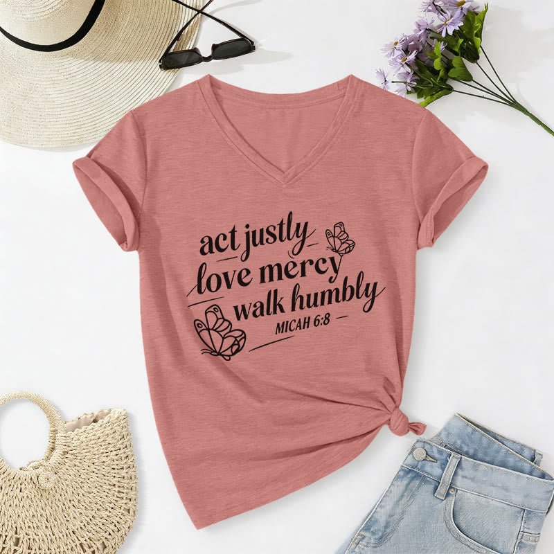 Christianartworkshop Actúa con justicia, ama la misericordia, camina con humildad. Miqueas 6:8. Camiseta informal con cuello en V y estampado de mariposa. - rosa claro - 2XL - image 10