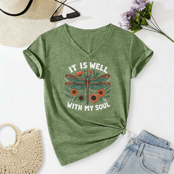 Christianartworkshop Camiseta informal con cuello en V y estampado floral de libélulas "It Is Well With My Soul" - Verde oliva - 2XL - image 6