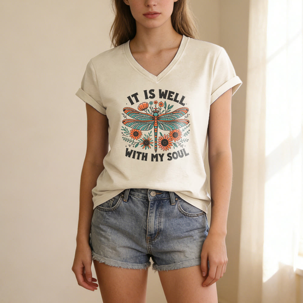 Christianartworkshop Camiseta informal con cuello en V y estampado floral de libélulas "It Is Well With My Soul" - image 3