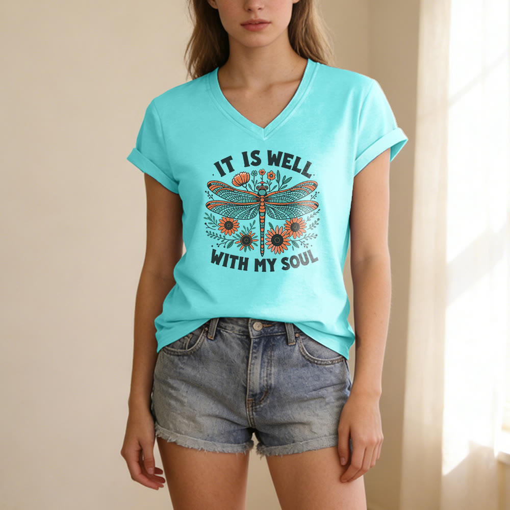 Christianartworkshop Camiseta informal con cuello en V y estampado floral de libélulas "It Is Well With My Soul" - image 1