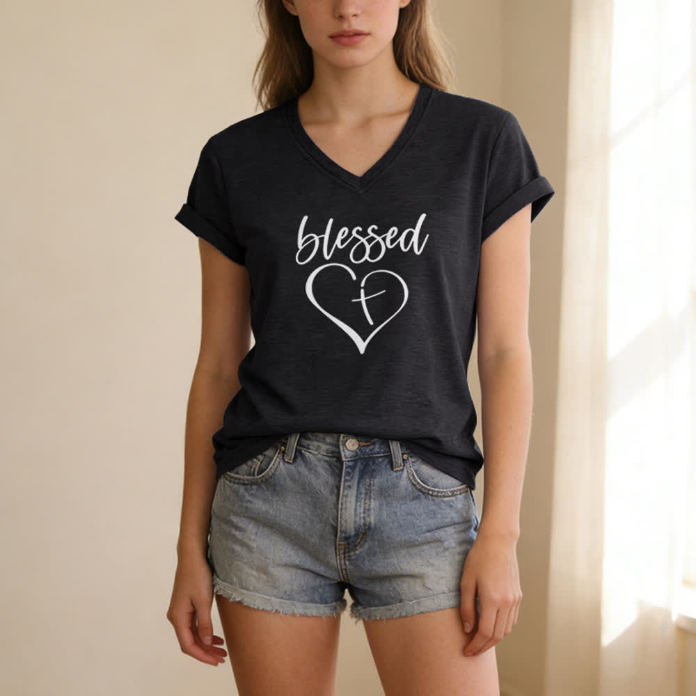 Christianartworkshop Camiseta de mujer con cuello en V y estampado "Blessed Love Cross Jesus Has My Back" - image 3