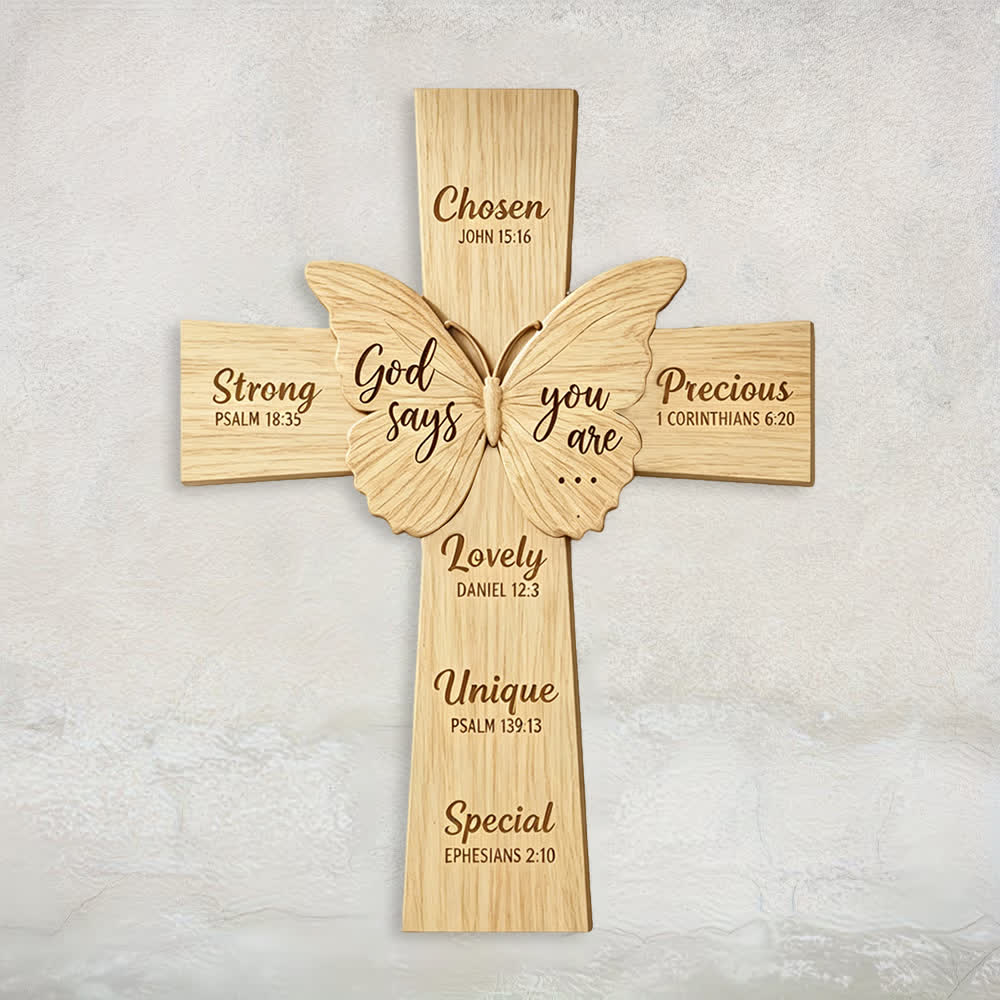 Christianartworkshop Decoración rústica religiosa de madera para pared con la frase "Dios dice que eres tú" y una mariposa. - 14,96″19,69″0,20″ / 38*50*0,5 cm - image 0