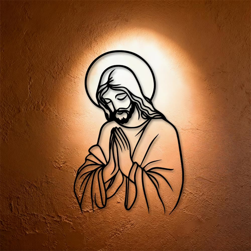 Christianartworkshop Decoración de pared metálica minimalista con la figura de Jesús orando y un halo: un símbolo de humilde y sagrada devoción. - image 1