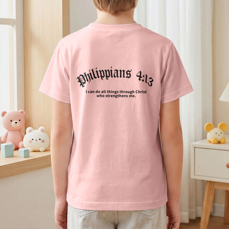 Christianartworkshop Filipenses 4:13 Camiseta infantil de manga corta con cruz en la parte delantera, espalda y fuente gótica - image 70