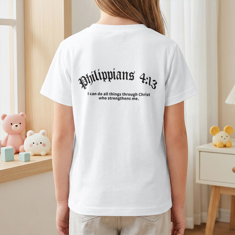 Christianartworkshop Filipenses 4:13 Camiseta infantil de manga corta con cruz en la parte delantera, espalda y fuente gótica - image 17