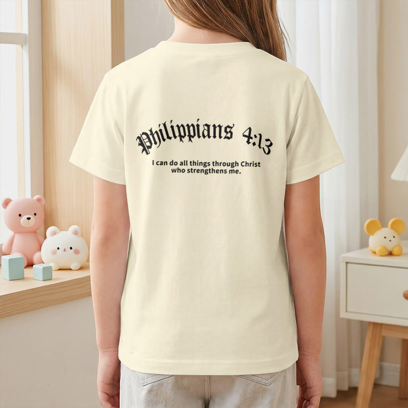 Christianartworkshop Filipenses 4:13 Camiseta infantil de manga corta con cruz en la parte delantera, espalda y fuente gótica - image 8