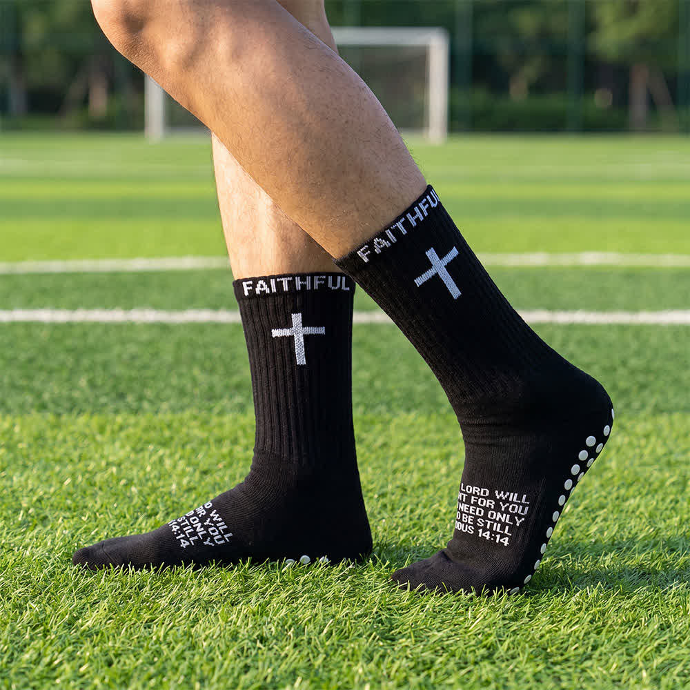 Christianartworkshop Calcetines deportivos con texto bíblico y cruz en la parte delantera del pie con temática religiosa. - Negro y Éxodo - 10 pares - image 10