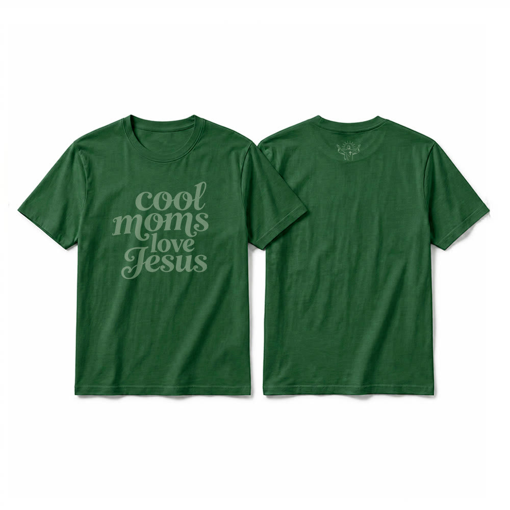 Christianartworkshop Camiseta de manga corta premium con estampado frontal y trasero "Las mamás geniales aman a Jesús" - Verde oscuro - 2XL - image 25