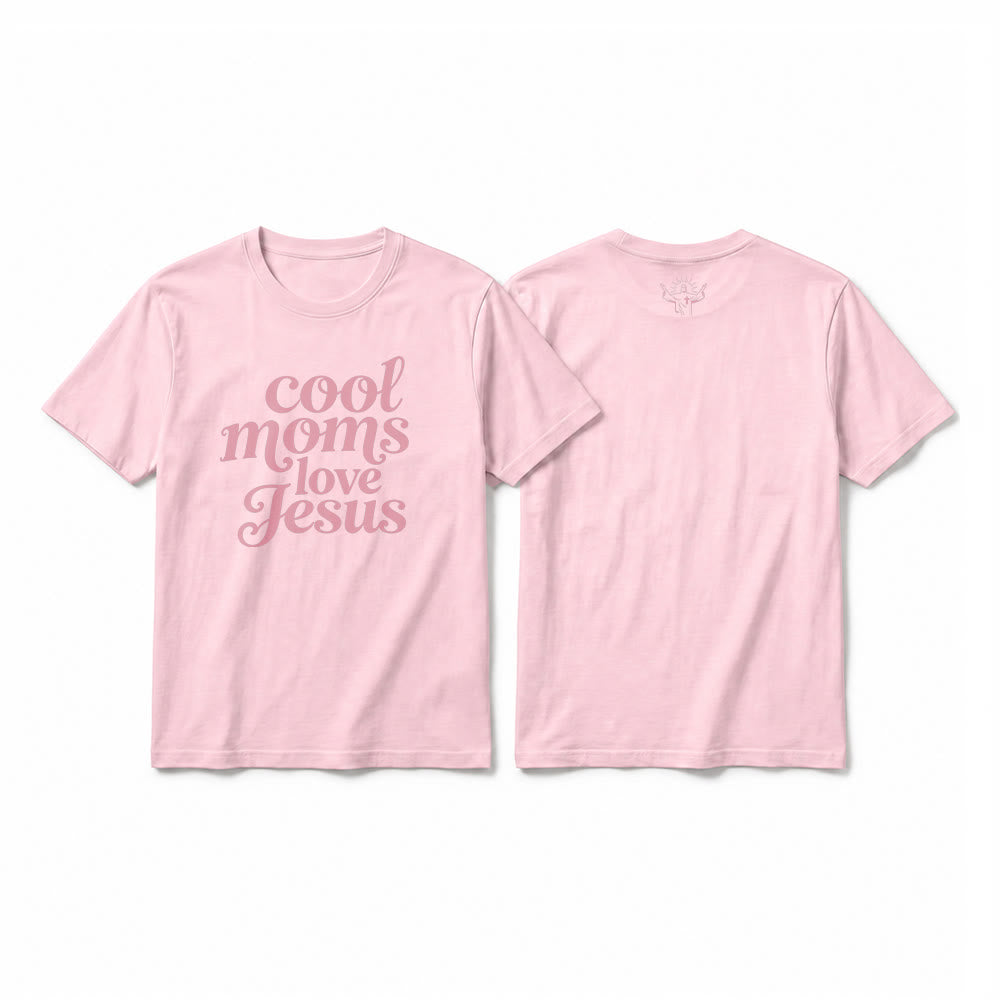 Christianartworkshop Camiseta de manga corta premium con estampado frontal y trasero "Las mamás geniales aman a Jesús" - Rosa - 2XL - image 7