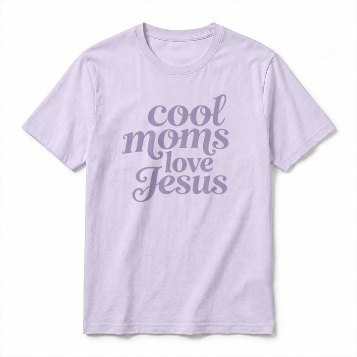 Christianartworkshop Camiseta de manga corta premium con estampado frontal y trasero "Las mamás geniales aman a Jesús" - image 14