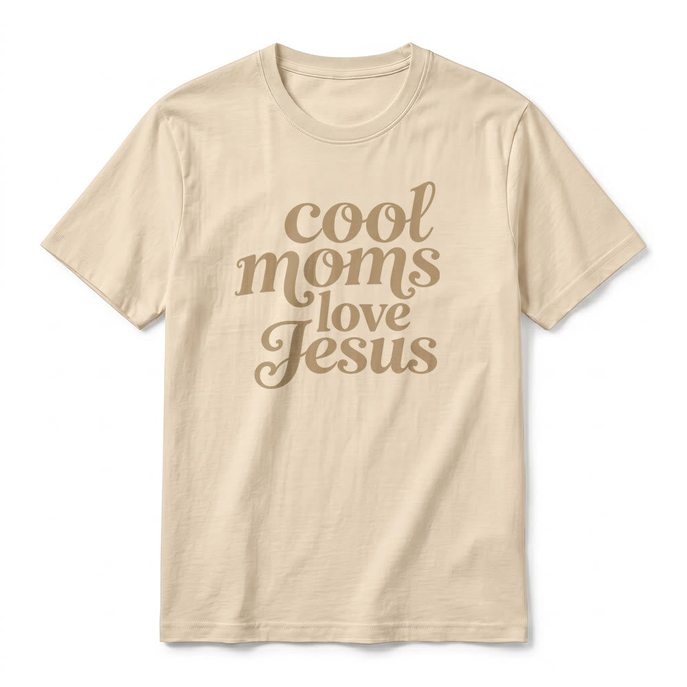 Christianartworkshop Camiseta de manga corta premium con estampado frontal y trasero "Las mamás geniales aman a Jesús" - image 20