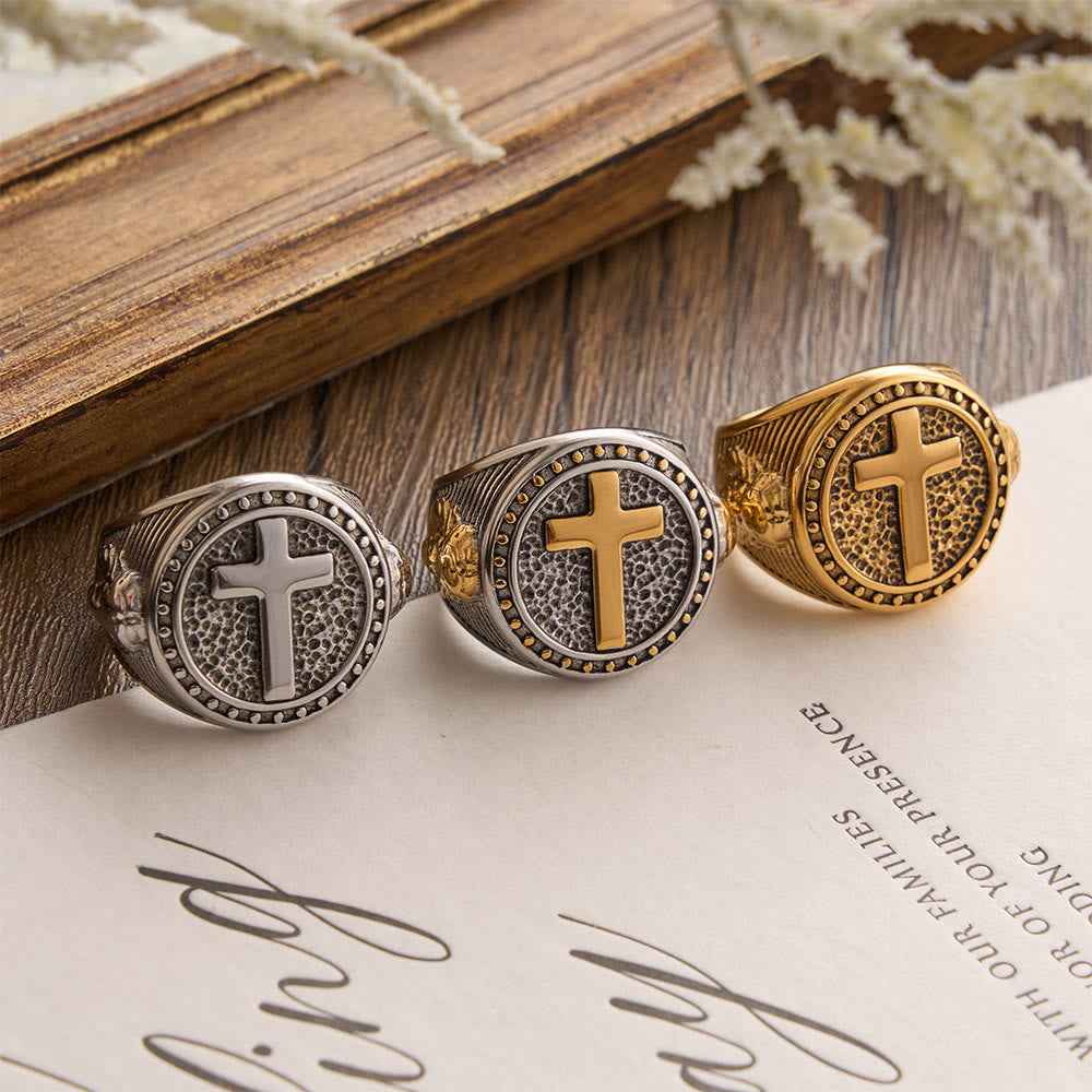 Christianartworkshop Anillo de sello vintage bicolor con cruz y detalle del perfil de Jesús: un símbolo de fe eterna y protección sagrada. - image 1