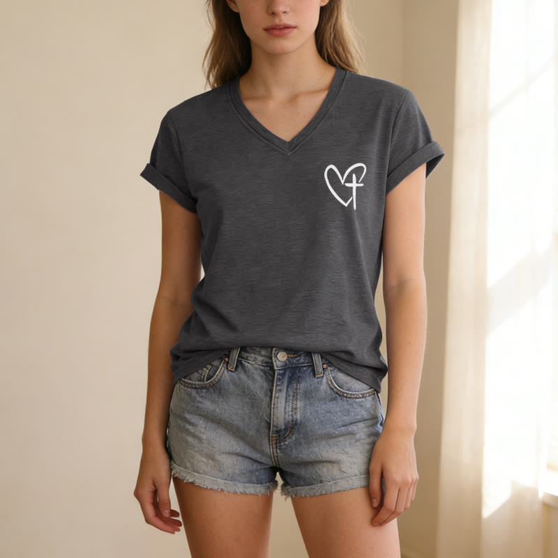 Christianartworkshop Camiseta informal con cuello en V y estampado delantero y trasero "Jesús me respalda" - image 3