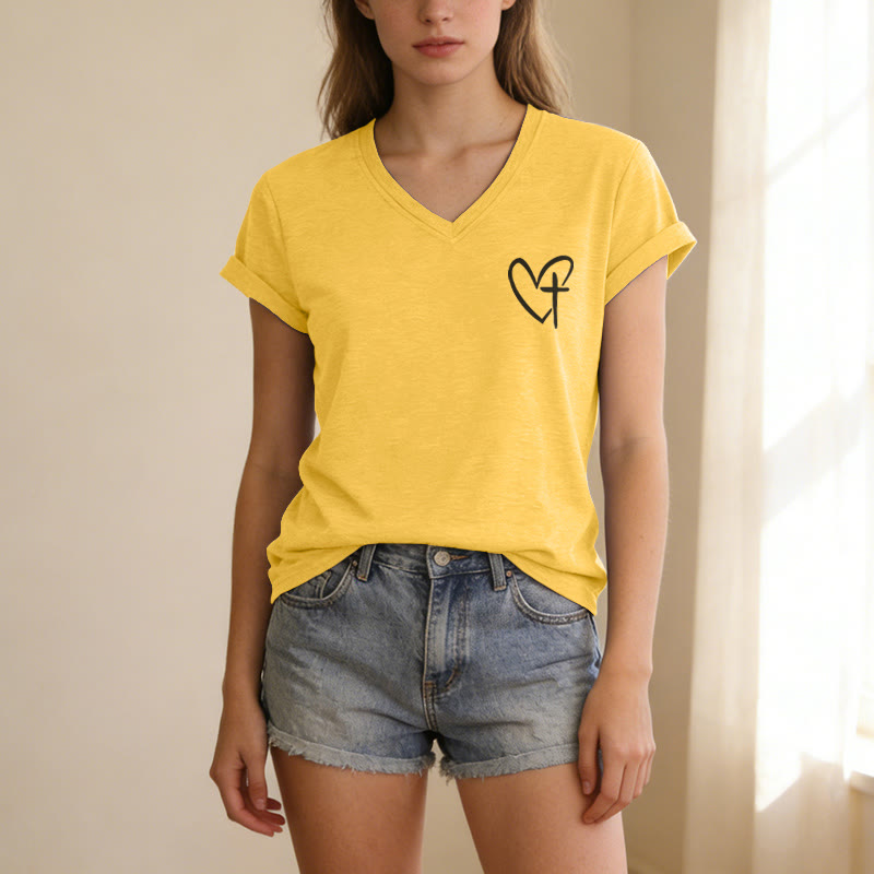 Christianartworkshop Camiseta informal con cuello en V y estampado delantero y trasero "Jesús me respalda" - image 21