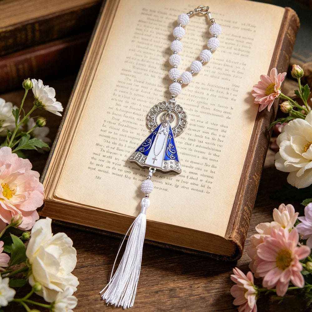 Christianartworkshop Adorno para coche con borla de cuentas de Nuestra Señora de Aparecida: un símbolo de suave protección celestial y bendiciones para el viaje. - image 1