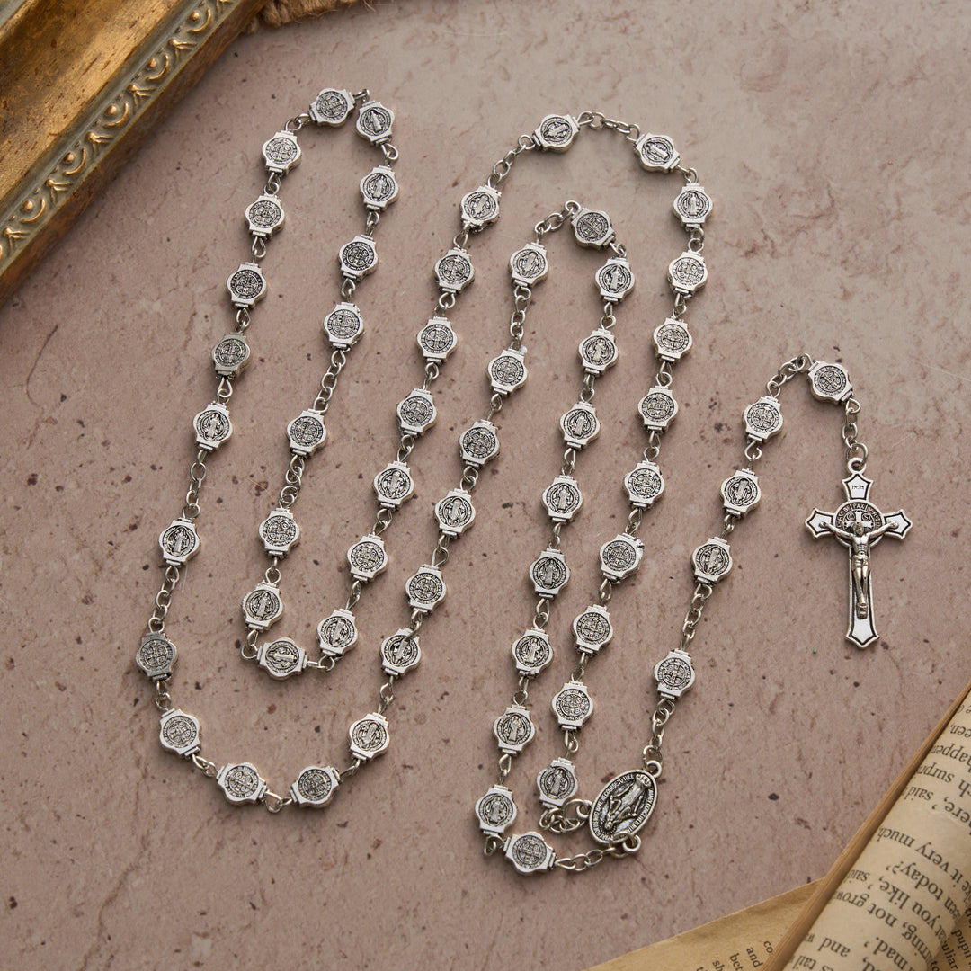 Christianartworkshop Rosario octogonal con medalla de San Benito y colgante de crucifijo: símbolo de protección divina y oración constante. - image 3