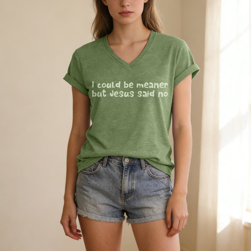 Christianartworkshop "Podría ser más malo, pero Jesús dijo que no" Camiseta informal divertida con cuello en V y mensaje de fe. - image 17