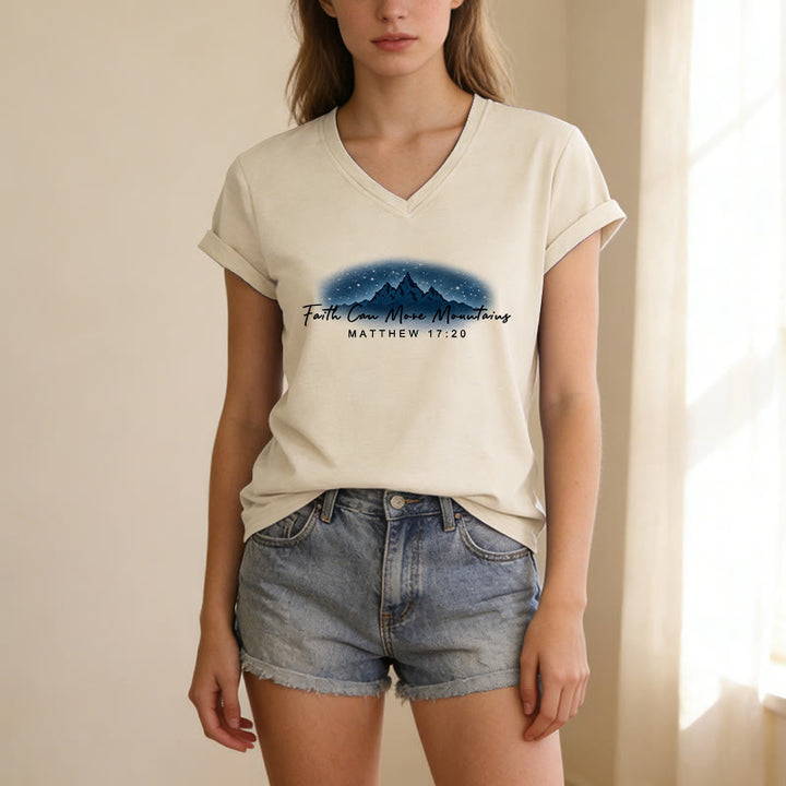Christianartworkshop La fe mueve montañas Mateo 17:20 Camiseta informal con cuello en V y estampado de la Montaña Estrellada - image 3