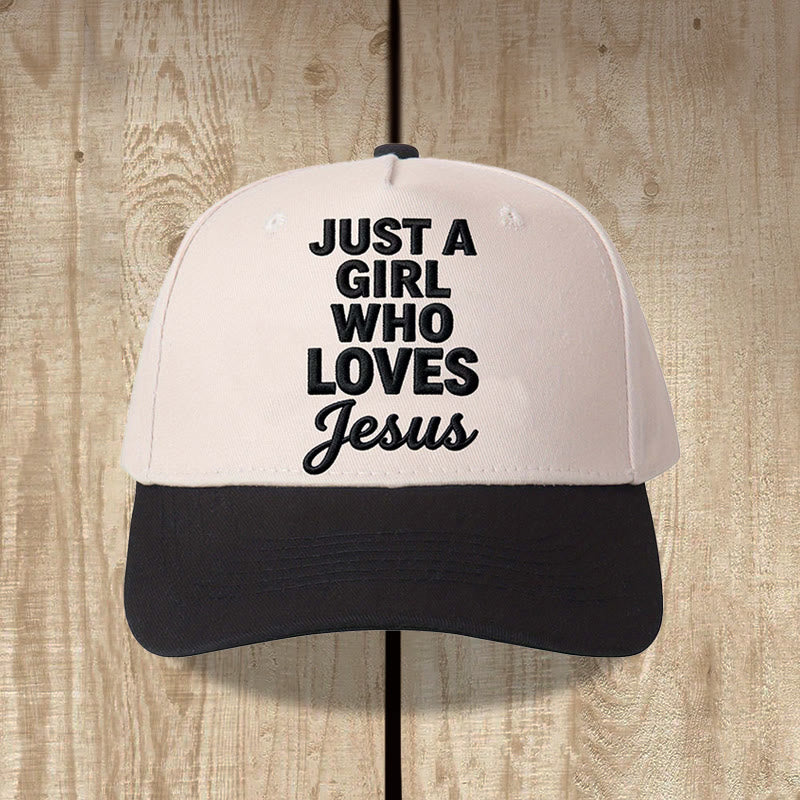 Christianartworkshop Gorra de béisbol ajustable con estampado frontal de fuente mixta y pila vertical "Just A Girl Who Loves" - Negro - image 1